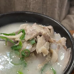 더도이 종가집 돼지국밥 사진