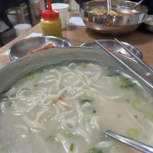 동일옥 사진