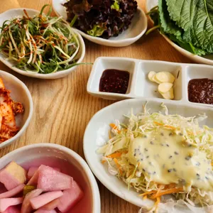 계룡 숯불닭갈비 닭보쌈 사진