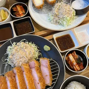 카츠 옳음 사진