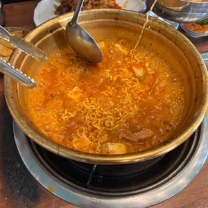 쌈싸먹는김치찌개 얼큰순두부 사진 2