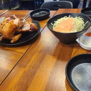 참나무 사진