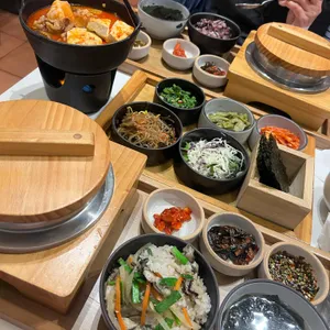 도토리 소반 사진