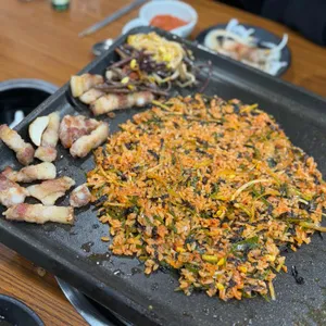 보물촌꺼먹돼지 사진