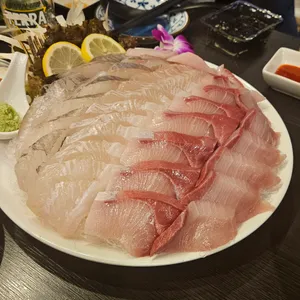 회뜨는집 사진