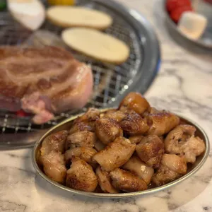 꼬숩 사진
