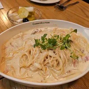 캐서롤앤모어 사진
