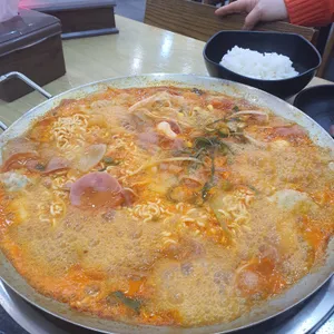 놀부부대찌개 사진