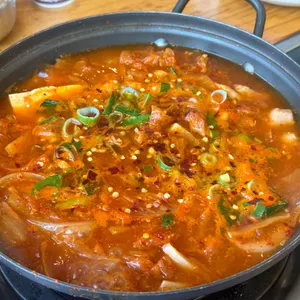 24시 김치찌게 삽겹살 고기차차 사진