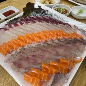 청춘종합어시장 사진