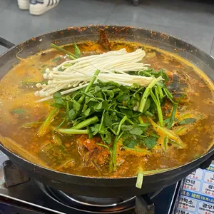 청춘종합어시장 사진