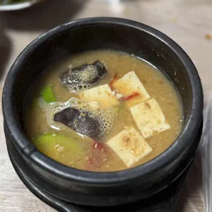 산청꺼먼꿀꿀이 사진