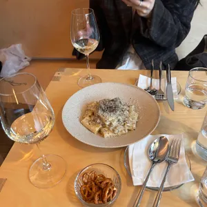 레터 대표 사진