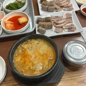조만영의벌떡순대국 사진