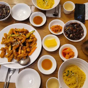 금보성 사진