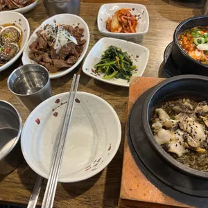장모식탁 사진