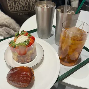 퍼스트커피랩 사진