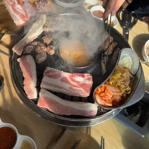 강남 돼지상회 무한리필 사진 1