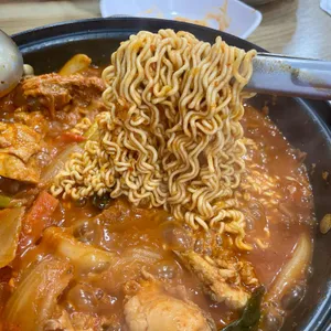 하슬라 묵은지찜닭 사진