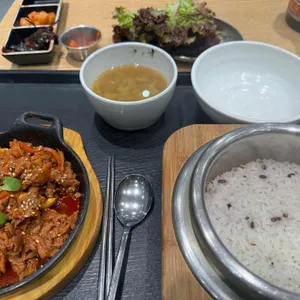 채선당 행복 가마솥밥 사진