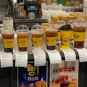 컴포즈커피 사진