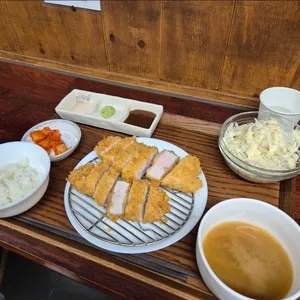 이팔복돈까스 사진