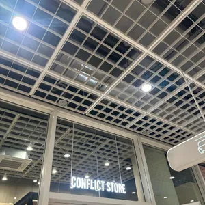 컨플릭트스토어 리뷰 사진