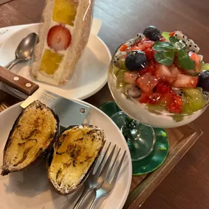 윤숲 사진
