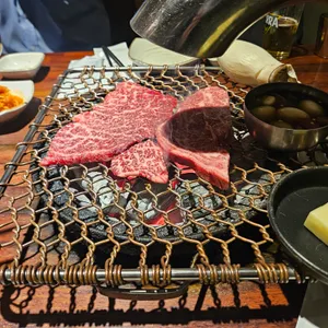 명인등심 사진
