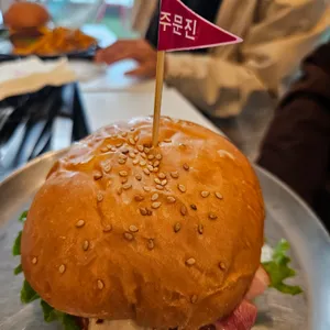 청시행 강릉수제버거 사진