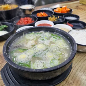 신창손 순대국밥 사진