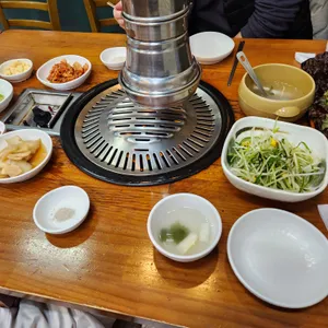 참숯꺼먹돼지 사진 2