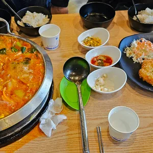 쉐프의부대찌개 사진