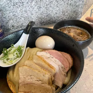윤멘 사진