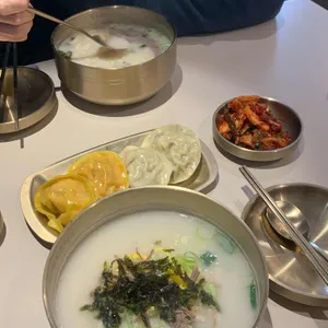 정초손만두 사진