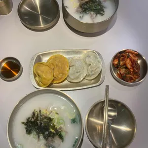 정초손만두 사진