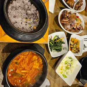 장모식탁 사진