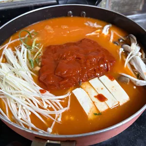 땅스부대찌개 사진