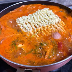땅스부대찌개 사진 2