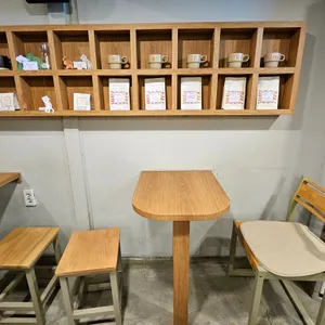 챔프스페이스 커피로스터스 베리도넛 리뷰 사진