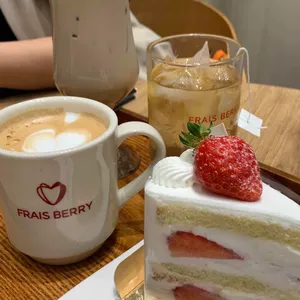 프레베리 케이크 대표 사진
