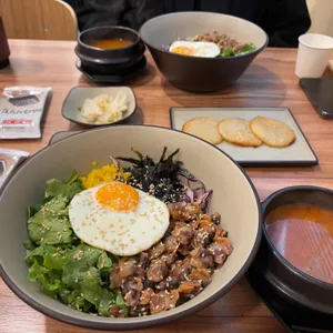 온그릇 비빔밥 사진