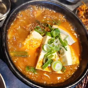 바다를 본 돼지 사진