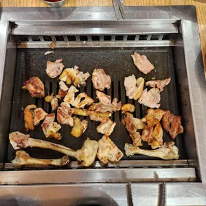 참숯불에 꾸운닭 앤 꿈장어 사진