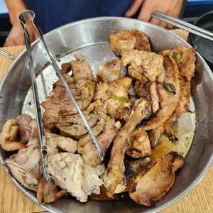 참숯불에 꾸운닭 앤 꿈장어 사진