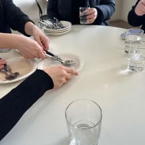 라일락식탁 사진