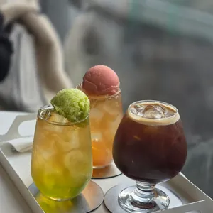 어텐디 사진