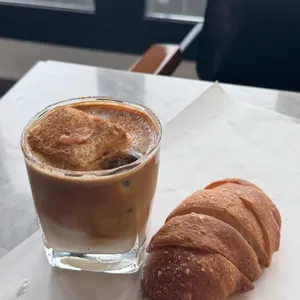 울트라블루 사진