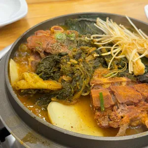 공들인감자탕 사진