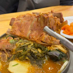 공들인감자탕 사진